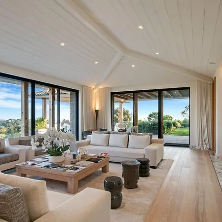 High Class With Massage And Infinity Pool Saint Tropez
